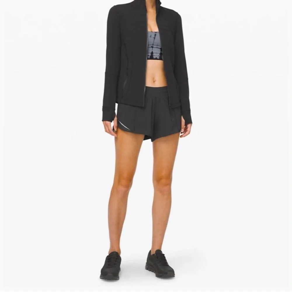 Excellent Lululemon Hotty Hot Short II Long 4" Low Rise Black Size:0/ 00 - Picture 2 of 13